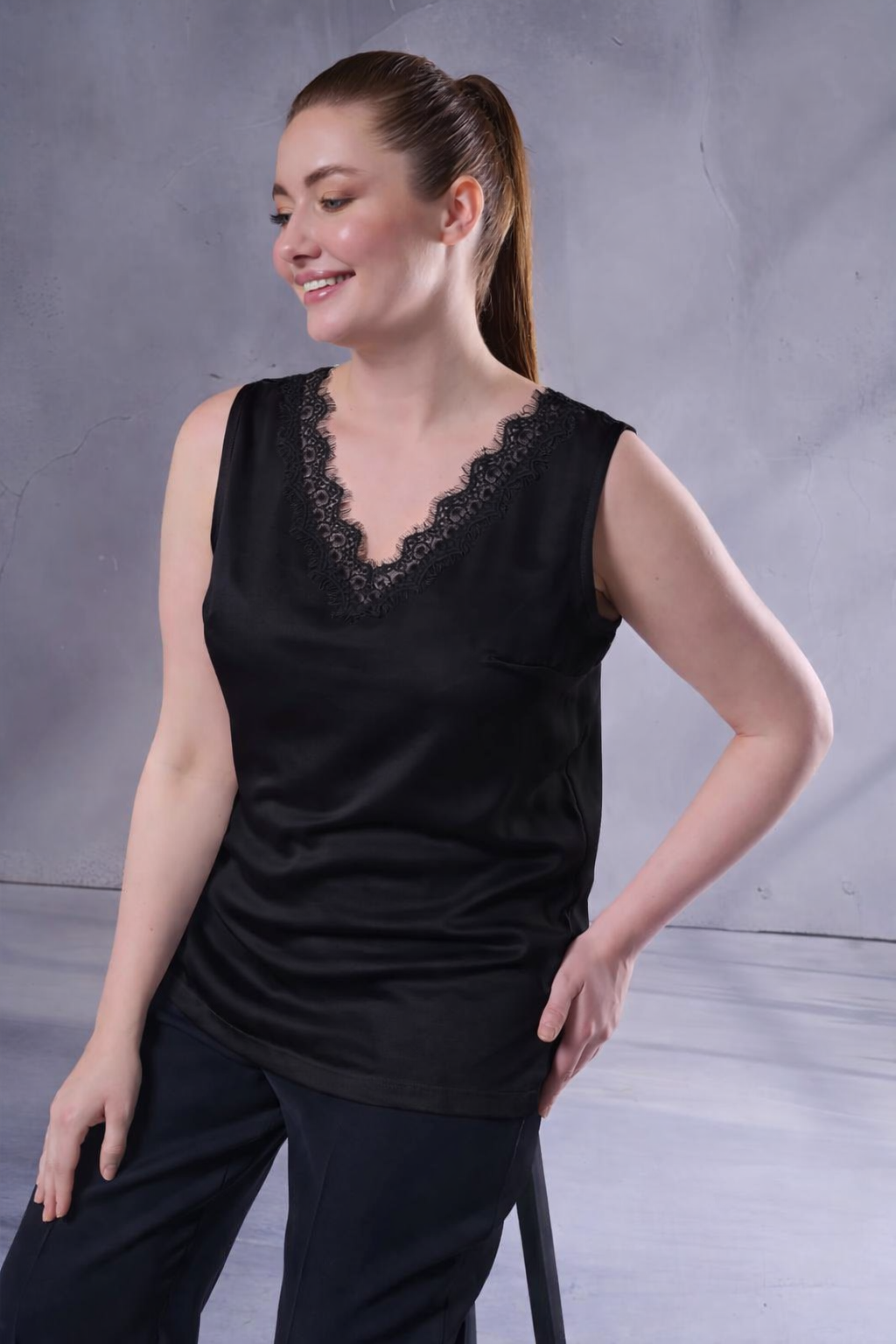 MUTLU ERTAN #30174 YAKA DANTELLİ BLUZ
