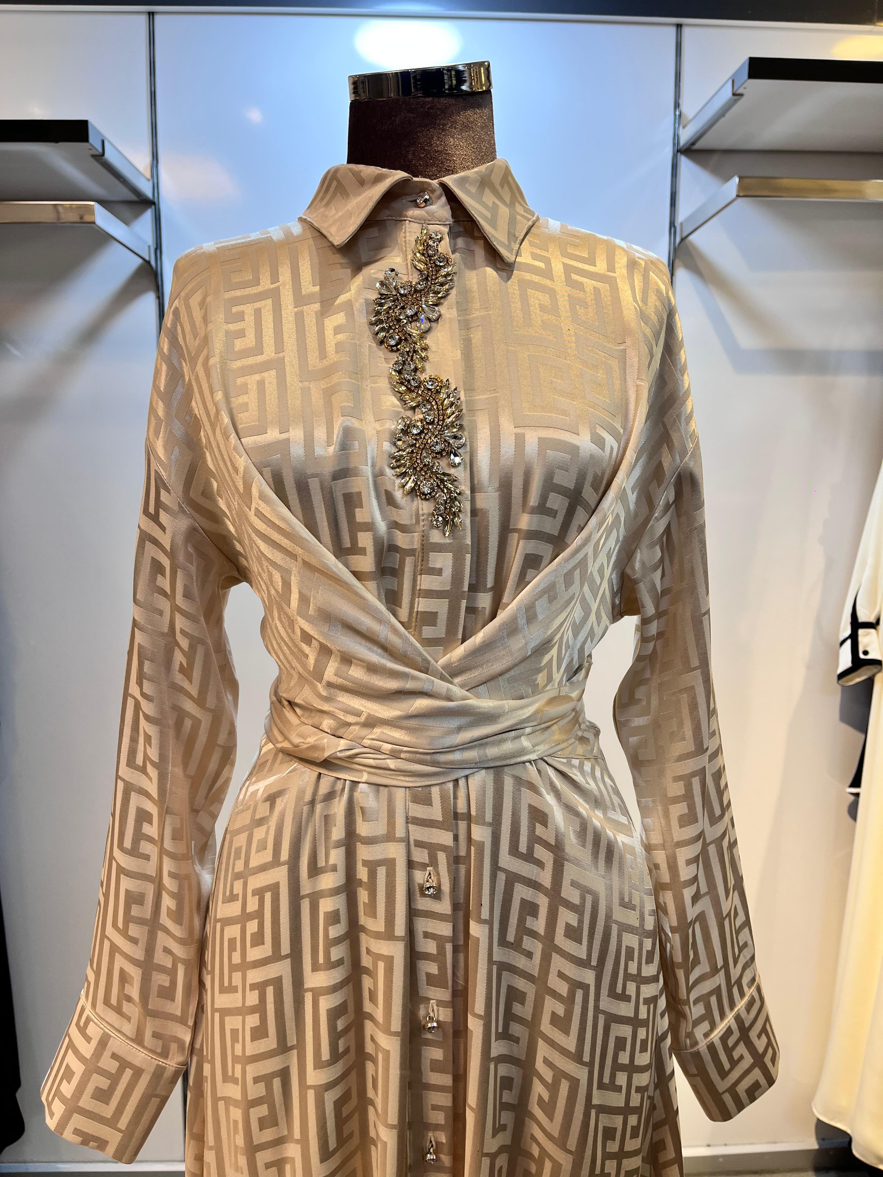 JAKAR BAĞLAMALI ELBİSE