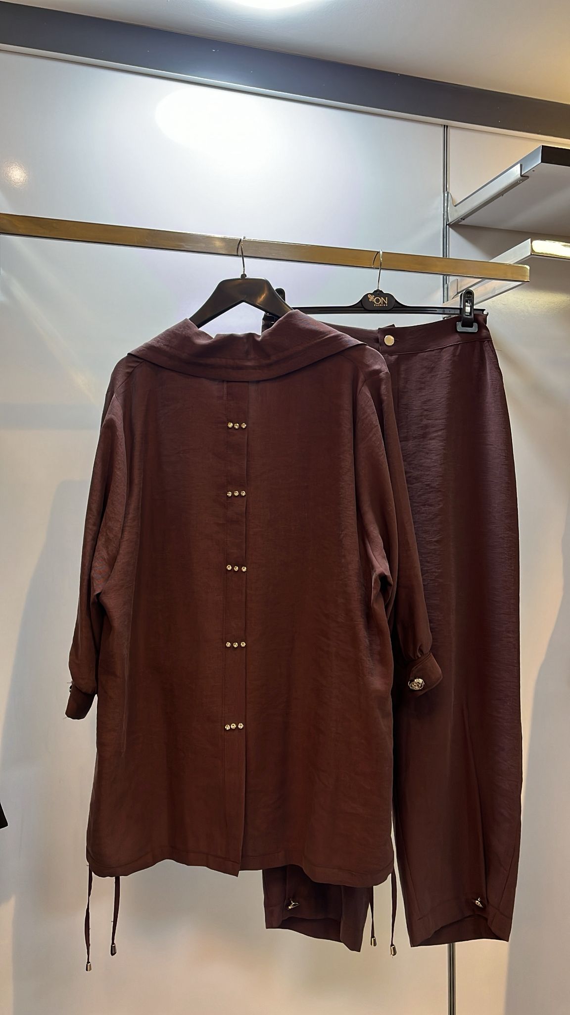 ARKASI TAŞLI TAKIM #